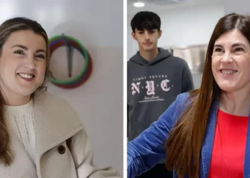 La candidata de Sumar se olvida la papeleta y la de Podemos se confunde de mesa electoral>