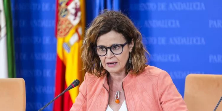 La Junta de Andalucía descarta rescindir contratos si se detecta una incompatibilidad por un ex alto cargo>