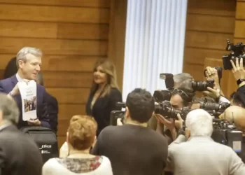 La Xunta tendrá una dirección de asuntos constitucionales y se potenciarán suelo industrial, renovables, investigación y gallego>