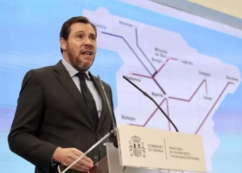 Las asignaturas pendientes que el Ministerio de Óscar Puente suspende en Andalucía>