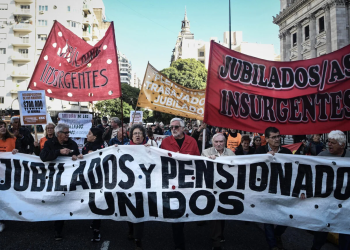 Legisladores kirchneristas repudiaron la “represión contra jubilados, docentes y diputados”