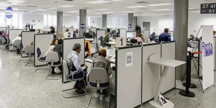 Los madrileños se ahorrarán 286 millones en la declaración de la renta de 2023: estas son las doce bonificaciones a las que te puedes acoger>