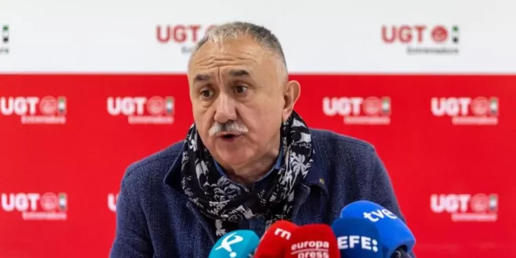 Los sindicatos piden convertir el 1 de mayo en una manifestación a favor de la democracia: «España necesita una regeneración»>