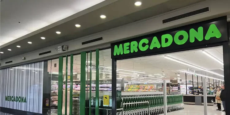 Mercadona busca personal con la FP para empleos fijos y más de 2.000 euros de sueldo sin necesidad de experiencia>