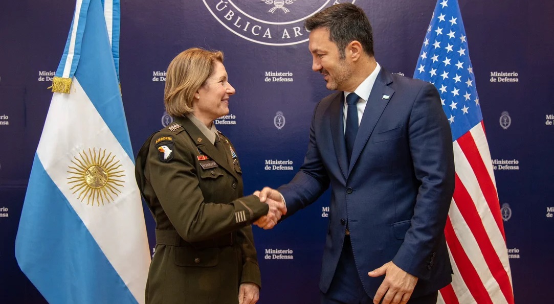 Petri se reunió con la jefa del Comando Sur de EEUU y niega que le reclamó por la base China en Neuquén