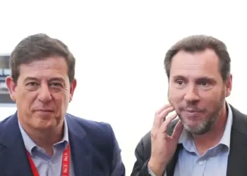 Ministro de Transporte, Puente, acusa a Feijóo de estar tras la estrategia para «socavar» la vida familiar de Sánchez, que es «el puto amo»>