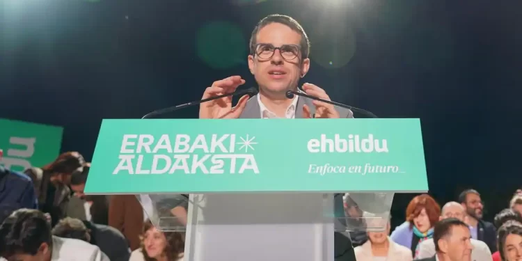 Quién es Pello Otxandiano, candidato de EH Bildu en las elecciones del Pais Vasco: su edad, su familia y su gran afición lejos de la política>