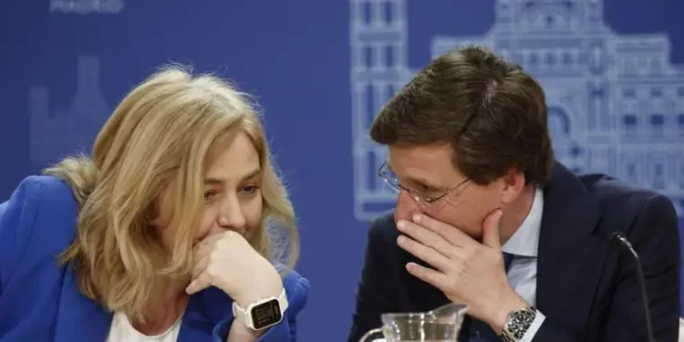 ¿Quién va a sustituir a Almeida en la alcaldía de Madrid durante su luna de miel con Teresa Urquijo?>