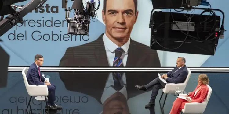 Sánchez señala a la financiación de algunos medios y abre la puerta a rebajar las mayorías para nombrar al CGPJ>