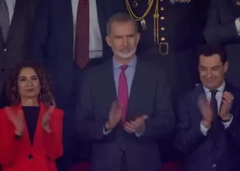 Solución salomónica en el palco de la final de la Copa tras la disputa entre el Gobierno y la Junta: Montero y Moreno, sentados junto al Rey>