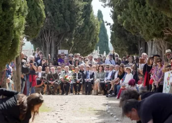 Valladolid homenajea y entierra a las 199 personas recuperadas en fosas comunes entre 2019 y 2023>