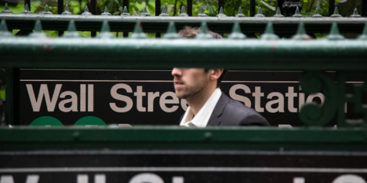 Wall Street ama la motosierra, pero tomó nota de la tarjeta amarilla al ajuste fiscal