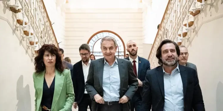 Zapatero, sobre un referéndum en Cataluña: «Tengo la intuición de que no va a haber»>