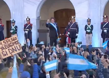 Milei en Córdoba: Ante una fervorosa multitud, el Presidente tiro ondas conciliadoras para lograr la Ley Bases