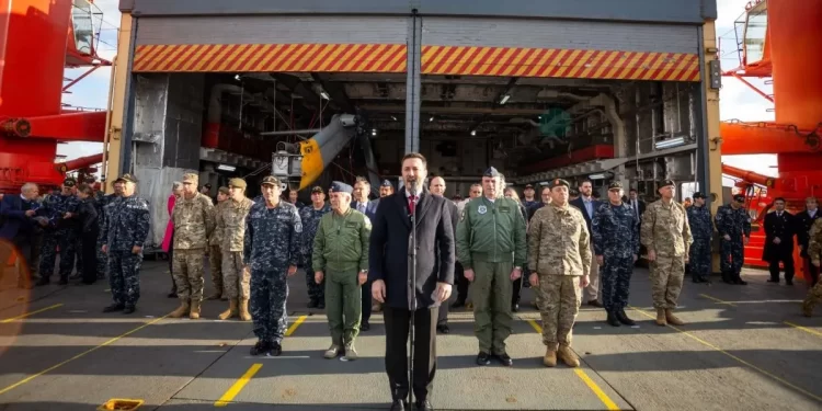 Petri cerró Campaña Antártica con críticas a gestión anterior y anunció avances en Base Petrel