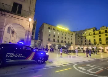 A juicio un padre y su hijo por agredir sexualmente de forma continuada a la misma menor en Alicante>