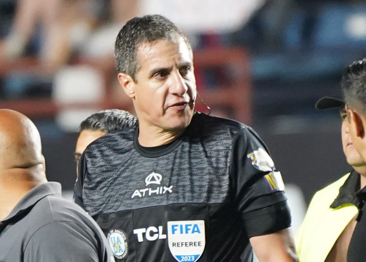 Pablo Echavarría, en Atlético Tucumán-Boca (M. Carroll).