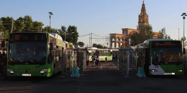 Aucorsa acelera en la Feria de Córdoba: récord de pasajeros en la jornada inaugural durnate la última década>