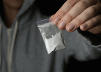 Avanza proyecto que promueve la colocación de cartelería con información sobre consumo problemático en Mendoza