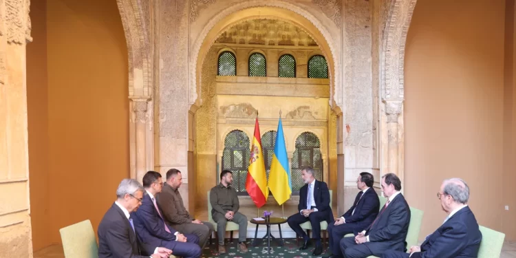 Casa Real anuncia una visita de Zelenski para el viernes en Madrid pero La Moncloa no lo confirma>