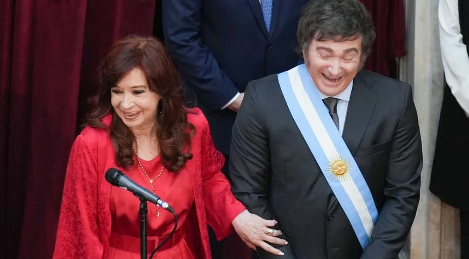 CFK volvió a criticar a Milei y comparó al Gobierno con la dictadura