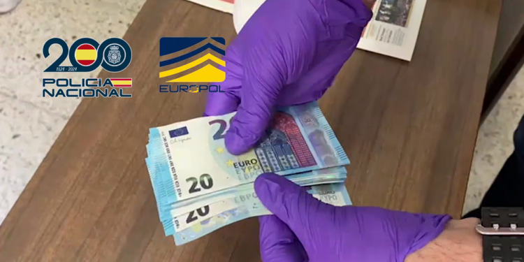Desmantelada una organización criminal que distribuía billetes falsos a través de las redes sociales>