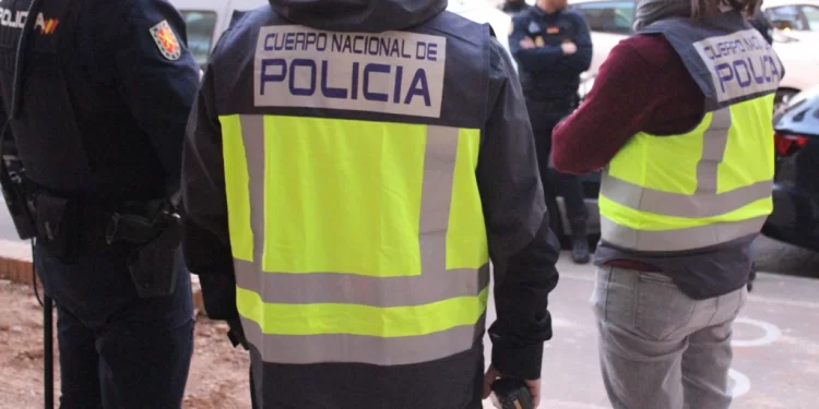 Detienen a un hombre por nueve robos con fuerza en comercios y bares de tres municipios de Valencia>