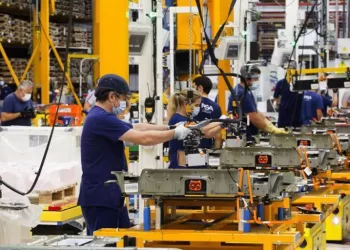 El Gobierno solo destina a Stellantis Vigo «la mitad» de los 40 millones que solicitó del Perte de vehículo eléctrico>