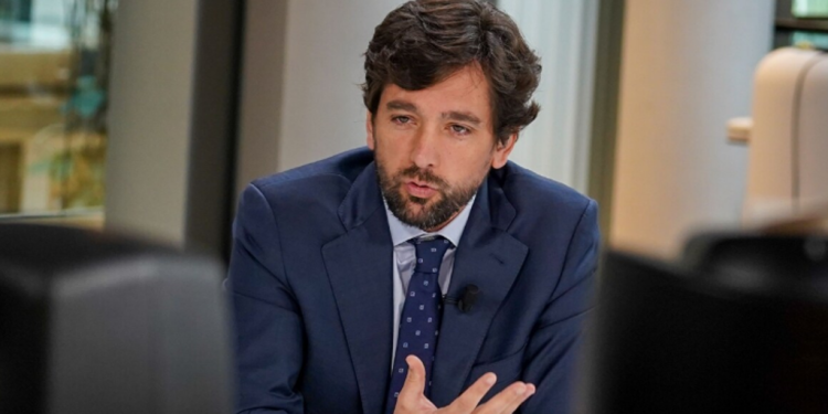 El PP incorpora a Adrián Vázquez, ex secretario general de Ciudadanos, para sus listas europeas>