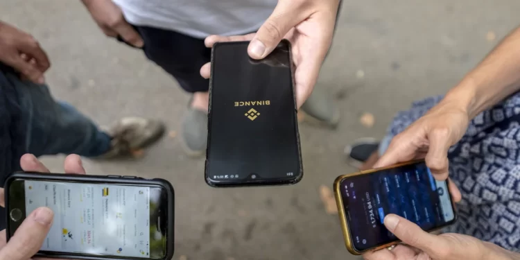 La Generalitat Valenciana prohíbe el uso de móviles en colegios e institutos desde el 6 de mayo>