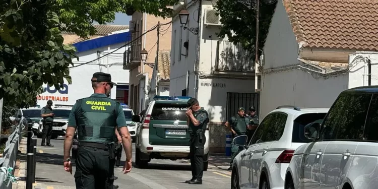 La Guardia Civil detiene al ‘Chumbo’, que estaba siendo buscado tras atrincherarse en una vivienda en Campillos>