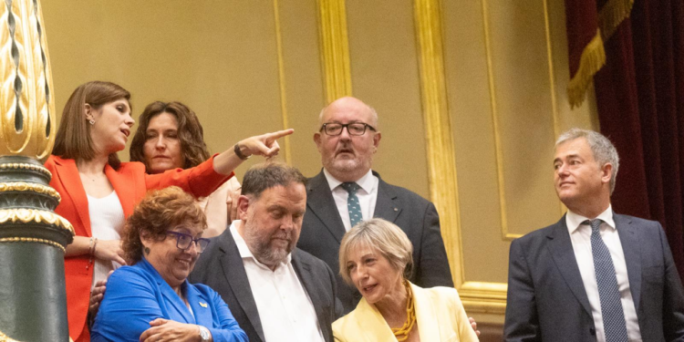 Los socios de Sánchez le advierten: la amnistía es el paso previo al referéndum>