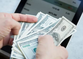 Mejor que el blue: cómo podés comprar dólares más fácil y desde el celular