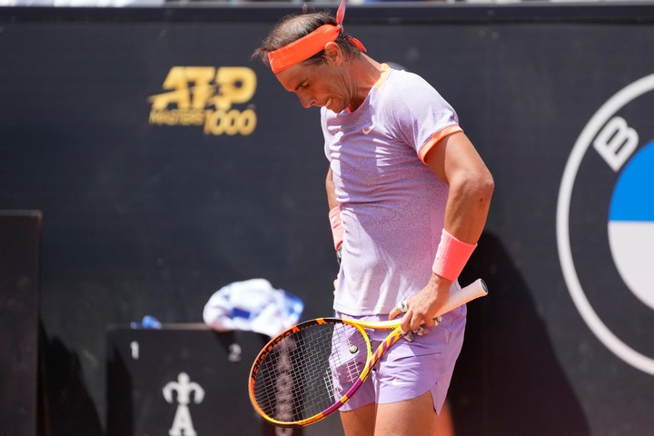 Rafael Nadal no pudo y se despidió del Foro Itálico. (AP)