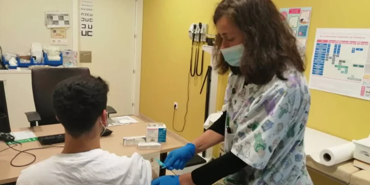 No hará falta cita previa en Andalucía para la vacuna del papiloma humano entre los niños de 13 a 18 años>