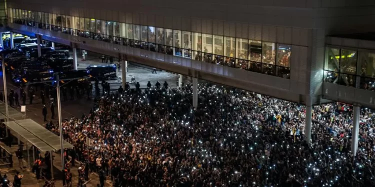 Òmnium fija en 1.616 los posibles beneficiarios de la amnistía>