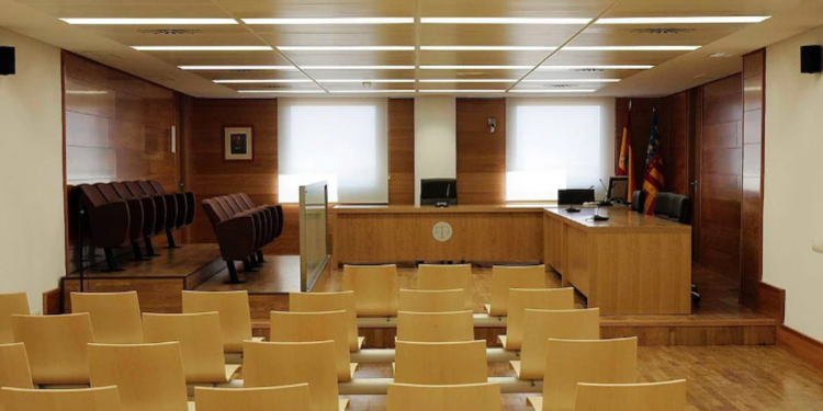 Piden 34 años de cárcel para un hombre con orden de alejamiento acusado de violar a una menor>