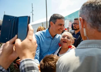 Sánchez pide controlar la financiación de los medios y obvia la de los partidos>