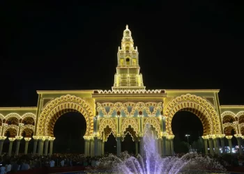 (Vídeo) Feria de Córdoba: el alumbrado más madrugador ya da paso a la fiesta en el Arenal>