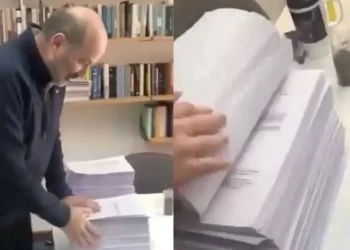 Sale la ley, entra Sturzenegger y mejor que no haya choque de planetas