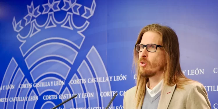 Atacan a pedradas el domicilio en Valladolid del coportavoz de Podemos, Pablo Fernández>