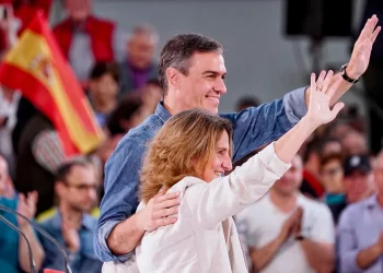 De «Perro Sanxe» a «los zurdos», Ferraz repite la estrategia que permitió a Sánchez salvar el 23J>