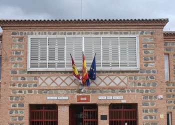 Detenida la madre de un niño de 4 años y de su hermana de 5 por malos tratos: «Me pega con una correa porque me porto mal»>