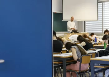 Educación exime a 5.000 estudiantes del pago de tasas universitarias en la Comunidad Valenciana>