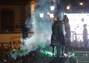 El Córdoba toca el cielo en las Tendillas con un gran baño de masas>