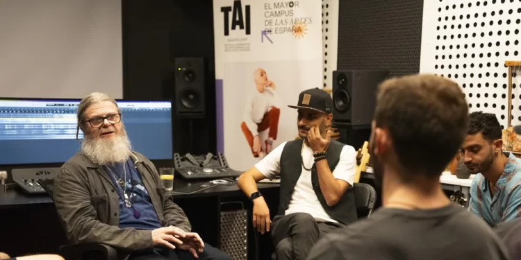 El genio de las bandas sonoras, Gustavo Santaolalla, a la búsqueda de «la sinfonía de Madrid»>