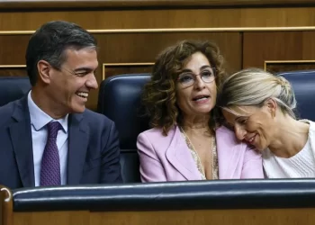 Israel afirma que Sánchez sería «cómplice de pedir el genocidio del pueblo judío» si no destituye a Díaz>