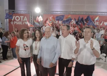 Juan Espadas llama a «reaccionar en la calle, el momento es éste, el PSOE va a ganar las elecciones»>