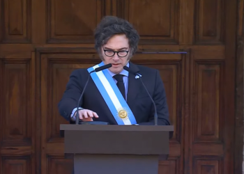 La caída de los bonos no se detiene: bajan 2% por segundo día consecutivo y el riesgo país sube a 1481 puntos