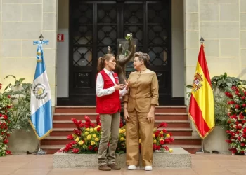 La primera dama de Guatemala se solidariza con la Reina Letizia y la recibe en zapatillas>
